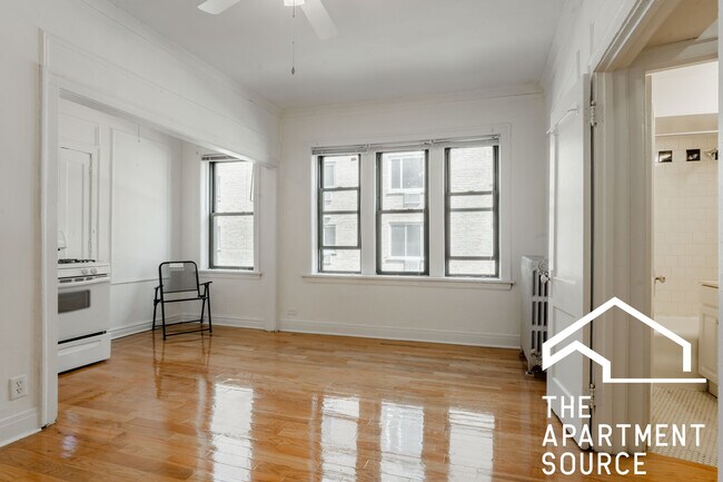 Building Photo - 3812 N Pine Grove Ave