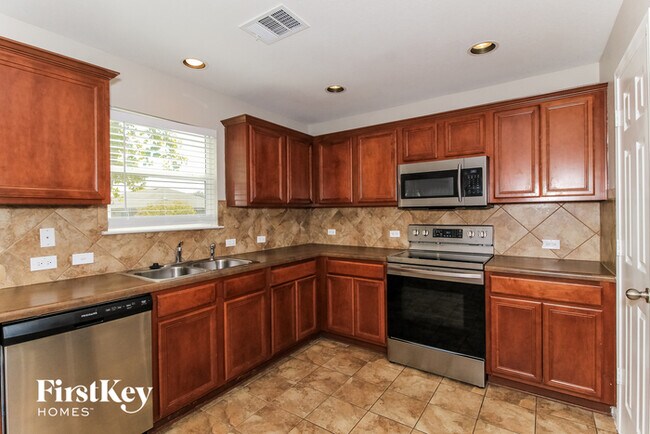 Foto del edificio - 2138 Brinkley Dr