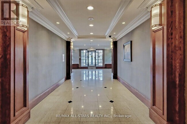 Building Photo - 28-1128 Pemberton Ave