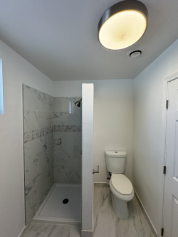 Building Photo - 780 W Glentana St