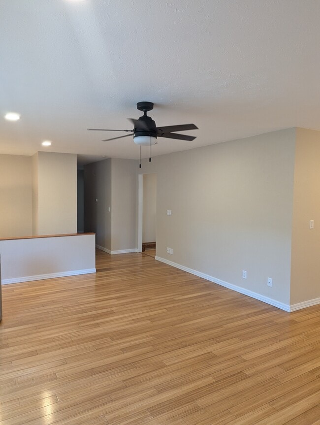 Building Photo - 2302 Garland Dr