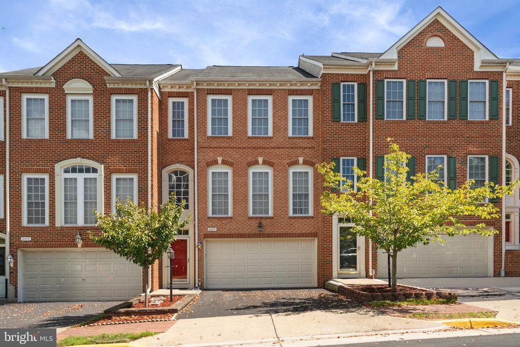 Foto principal - 8004 Samuel Wallis St