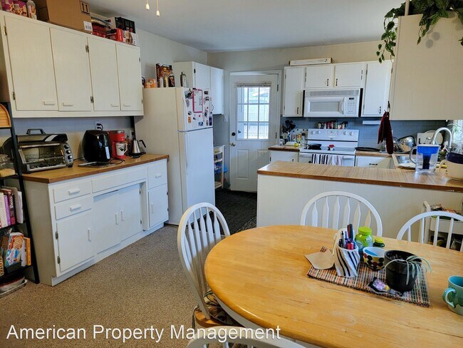 Building Photo - 4 br, 2 bath House - 2456 Hobbs Dr