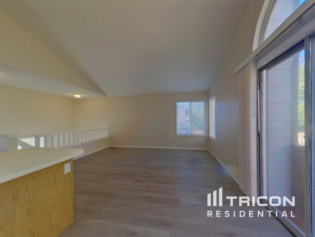 Foto del edificio - 6385 Nassau Ct