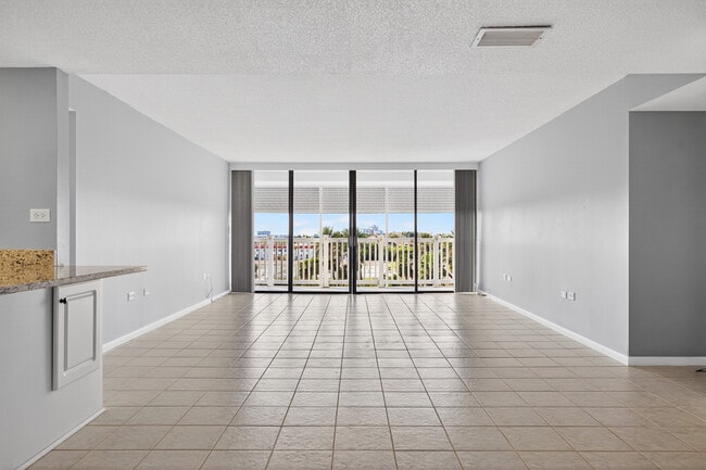 Living Room - 500 Treasure Island Causeway Apartment