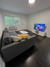 Building Photo - 620 Jefferson Ave