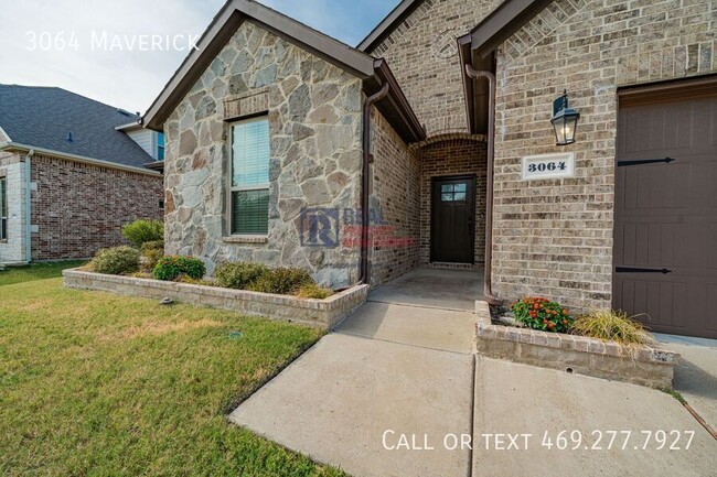 Building Photo - 3064 Maverick-