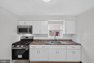 Building Photo - 2261 Strahle St