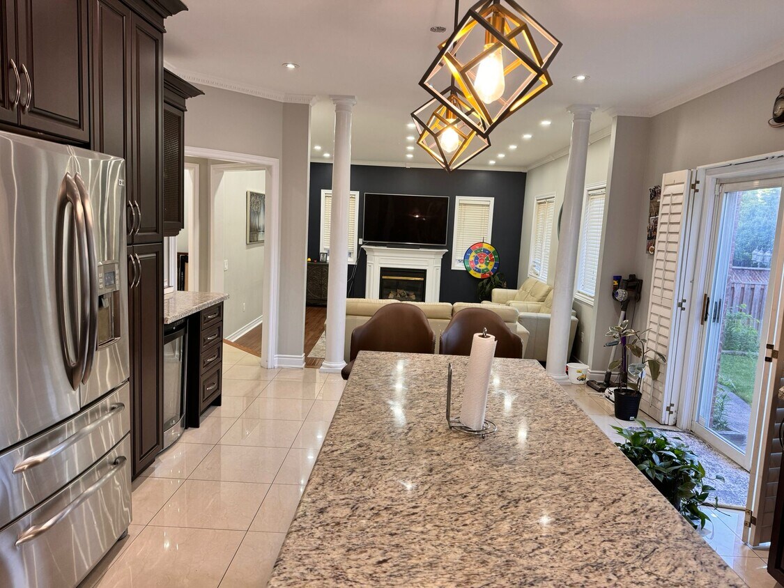 Photo principale - 1450 Samuelson Cir