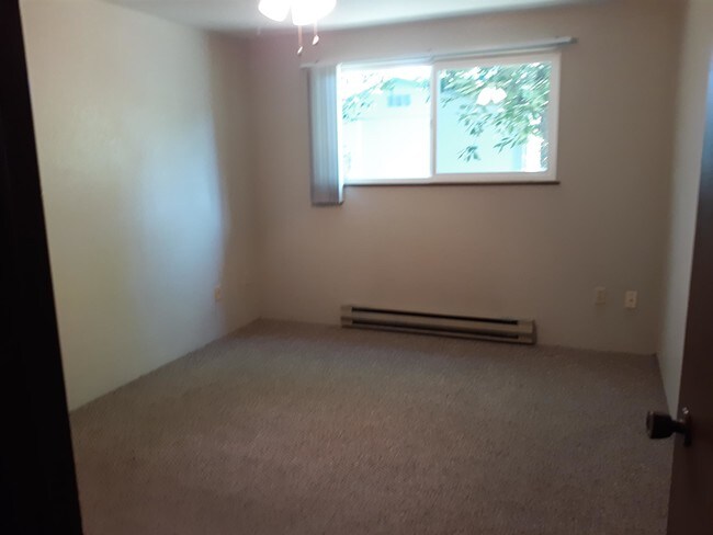 Foto del edificio - 140 NE Atkinson Ct