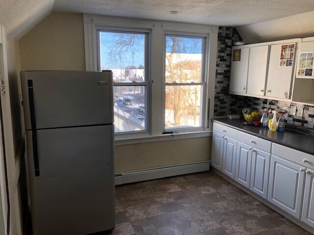 Kitchen - 80 Pardee St