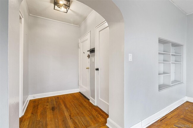 Building Photo - 212 Larchmont Acres