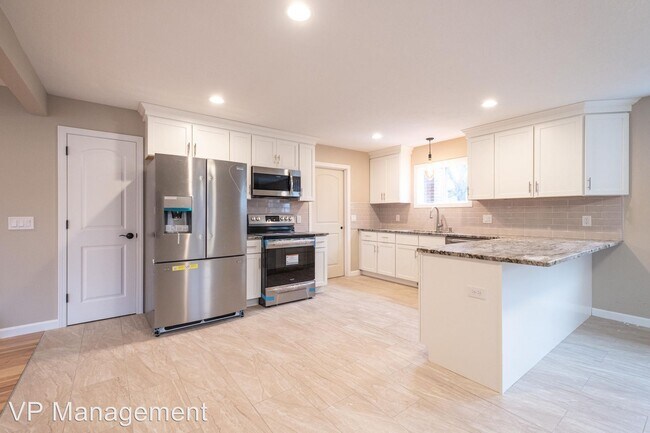 Building Photo - 3 br, 2 bath House - 95 Newbury St