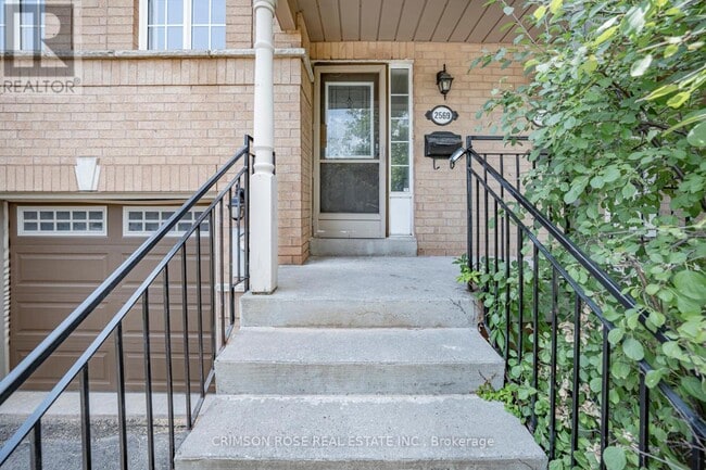 Building Photo - 2569 Gill Crescent