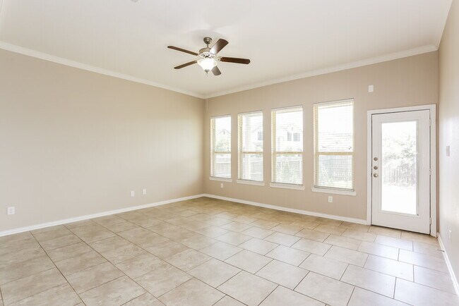 Foto del edificio - 16146 Fairway Creek Cir
