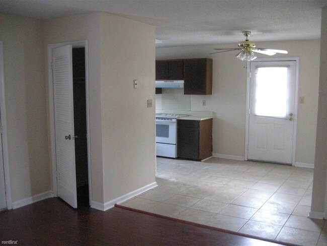 Building Photo - 148 Angela Dr