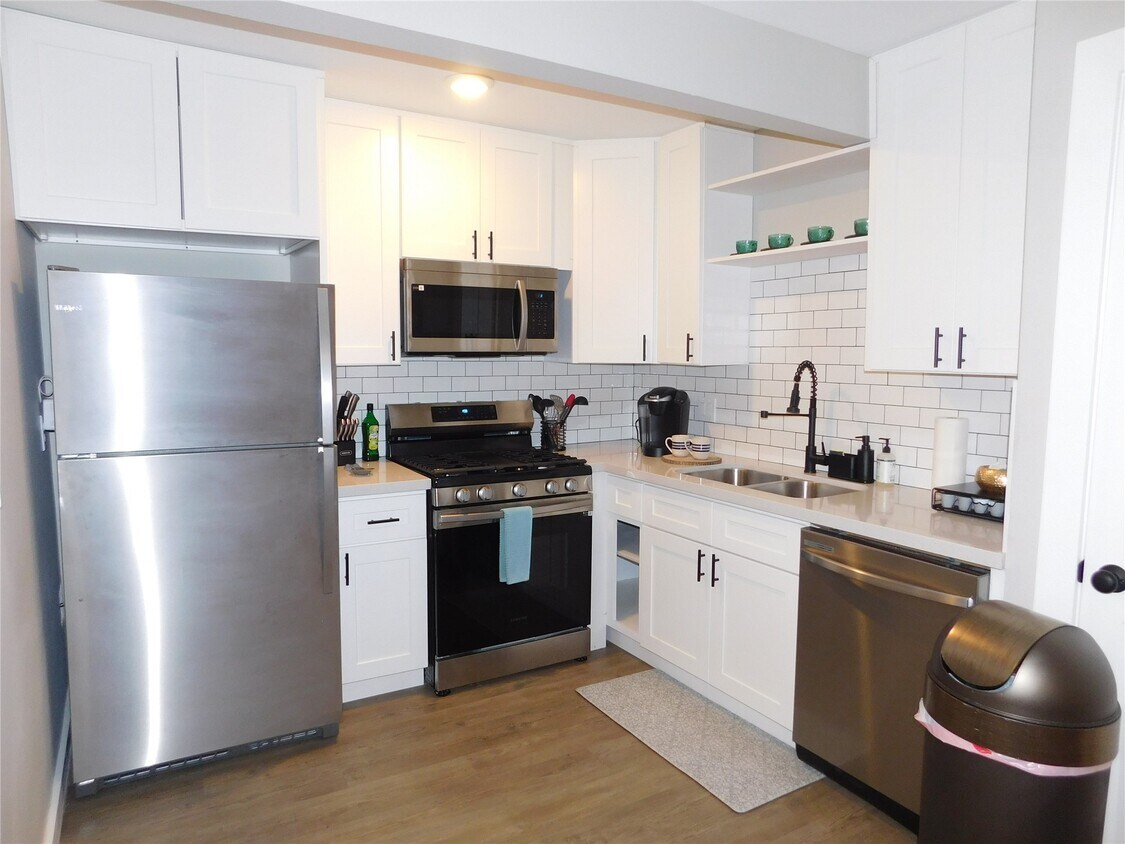 Foto principal - 7109 Avenue L