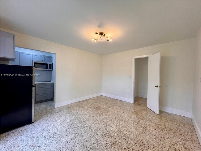 Foto del edificio - 7137 SW 22nd St