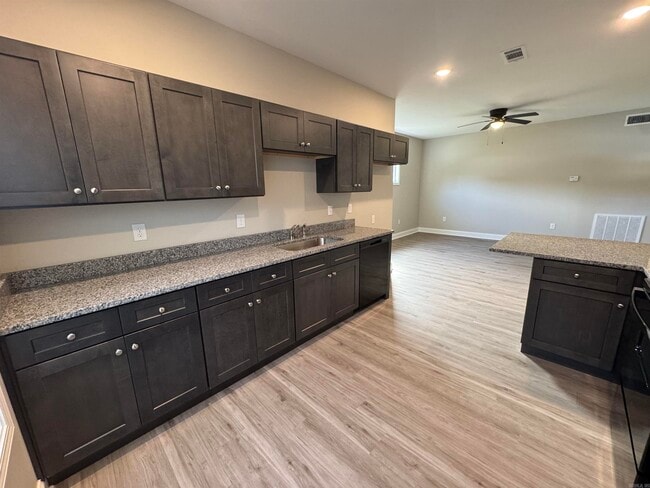 Building Photo - 815 Ellis St