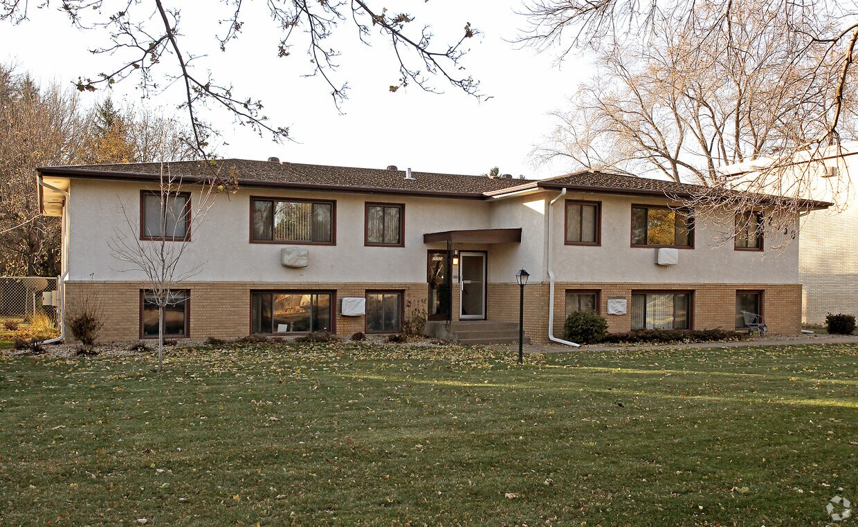 Primary Photo - 2050 County Road F E
