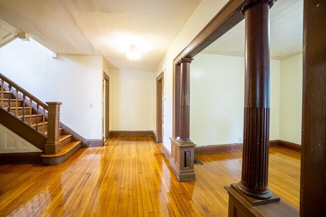 Foto del edificio - 108 Avondale Pl
