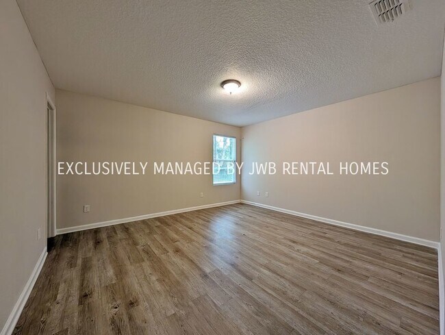 Building Photo - 4939 Campenella Dr