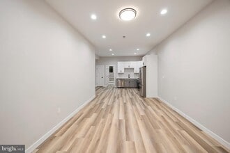 Building Photo - 2037 McCulloh St