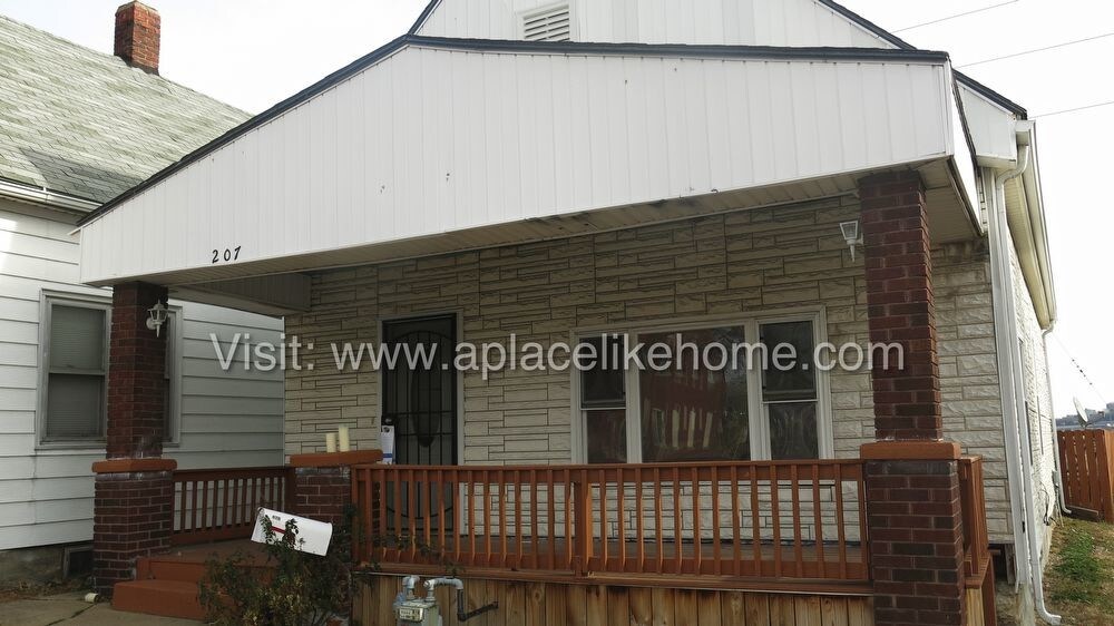 Primary Photo - 207 Orchard St Kansas City KS 66101