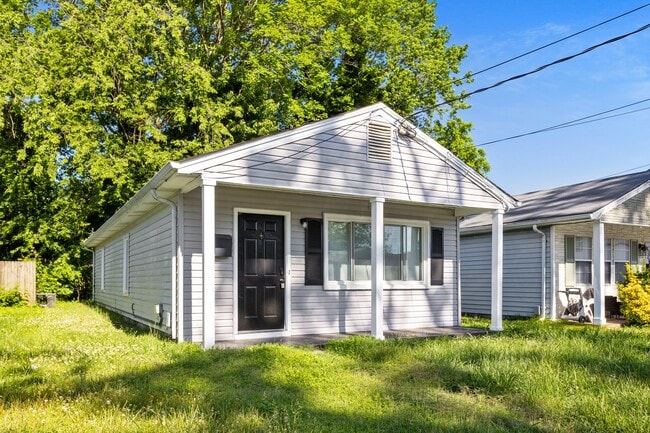 Building Photo - 113 Maplewood St