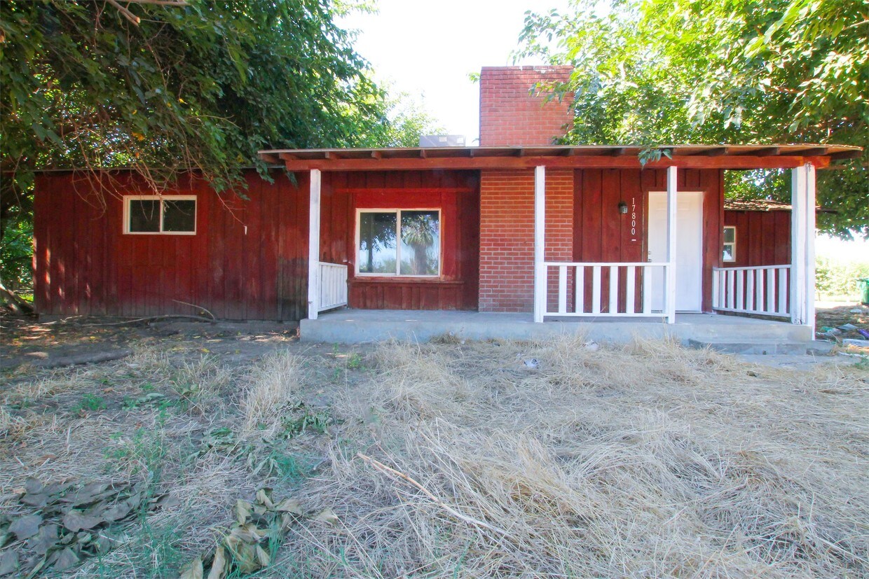17800 Ave 128, Porterville, CA 93257 House for Rent in Porterville