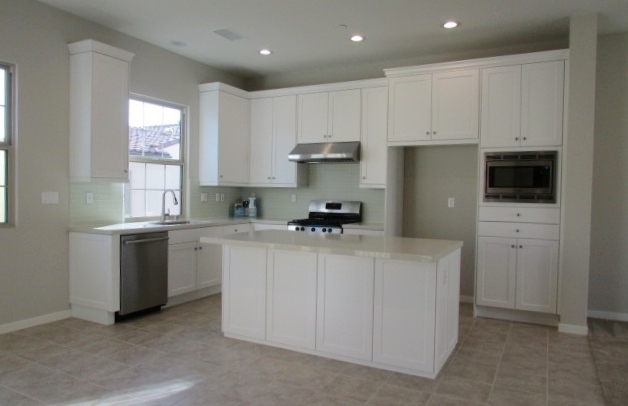 Building Photo - 3 Bed, 3.5 Bath Detached Home in Portola S...