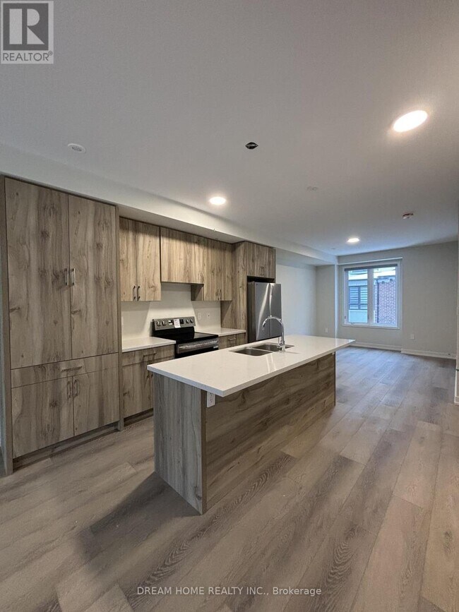 Building Photo - 25 Mermot Ln