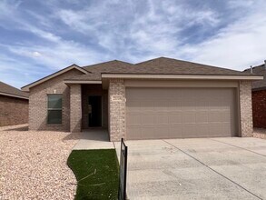 Building Photo - 2118 N Texas Ave