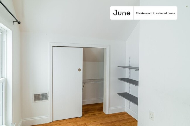Foto del edificio - Room in Shared 6 bed/2 bath home