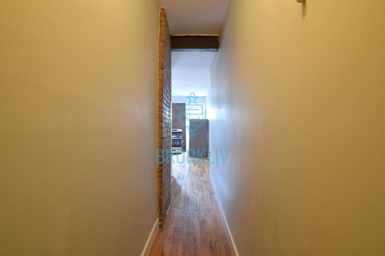 Primary Photo - 732 E 21st St