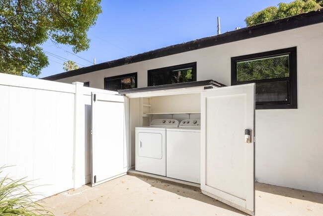 Building Photo - 1942 Chickasaw Ave