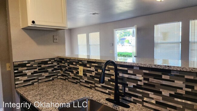 Building Photo - 4 br, 1.5 bath House - 1736 NW 7th St