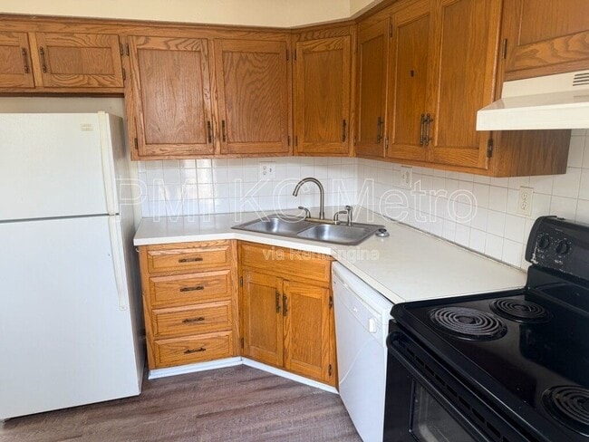 Foto del edificio - 102 E Sunrise Dr