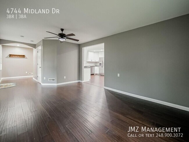 Foto del edificio - 4744 Midland Dr