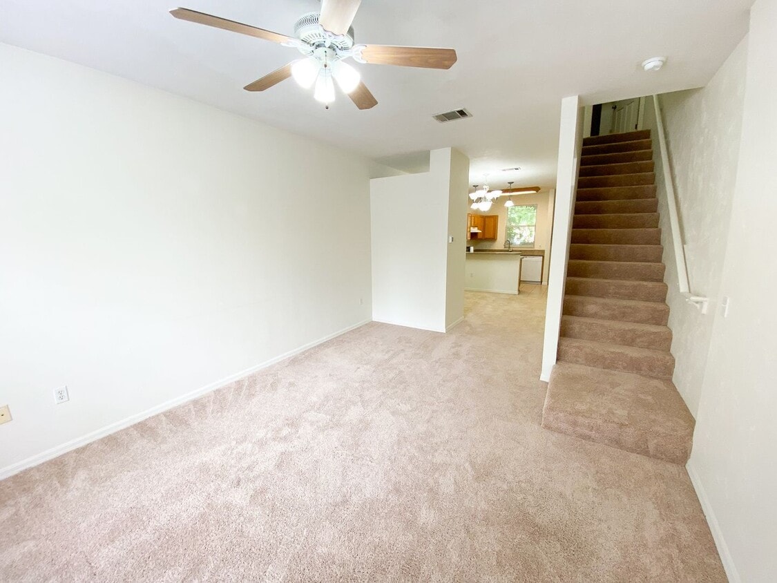 3510 SW 30th Way, Gainesville, FL 32608 Townhome Rentals in