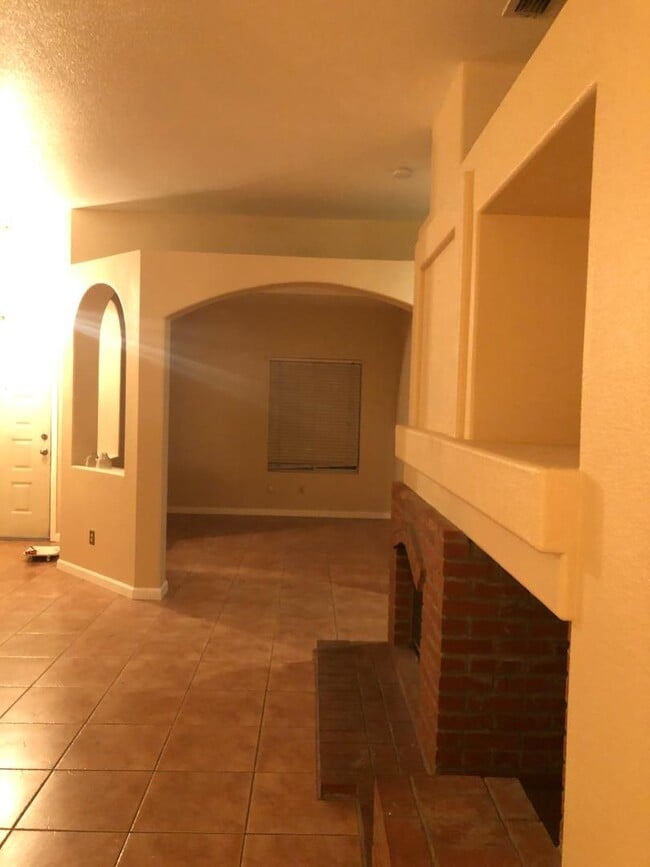 Building Photo - 8584 Canyon Brook Way