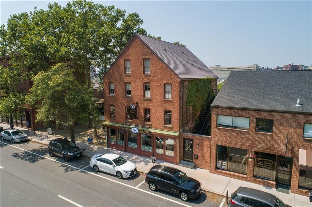 Primary Photo - 371 S Main St