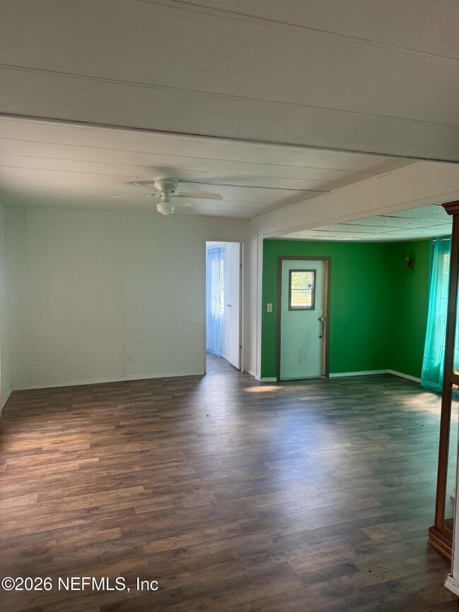 Building Photo - 823 Janet Ave
