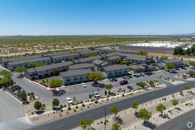 Casas adosadas en el cielo del desierto - Desert Sky Townhomes