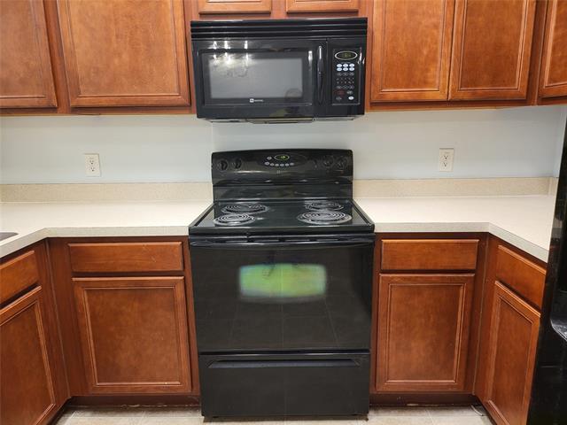 Foto del edificio - 3013 Stone Forest Cir