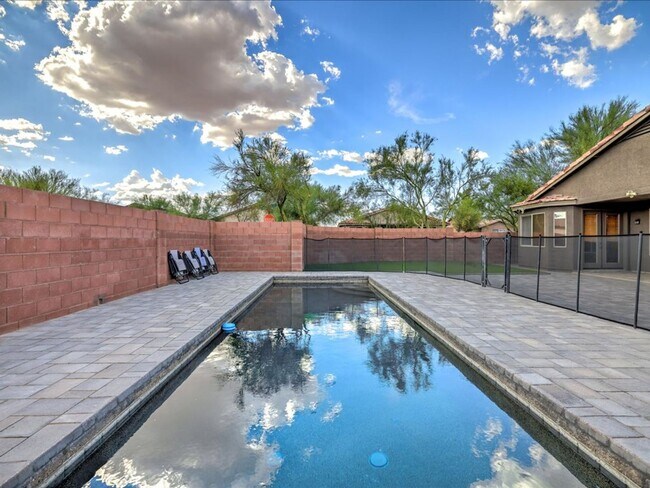 Building Photo - Do you enjoy the views of the Mountains an...