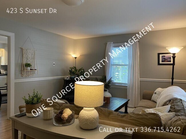 Building Photo - 423 S Sunset Dr