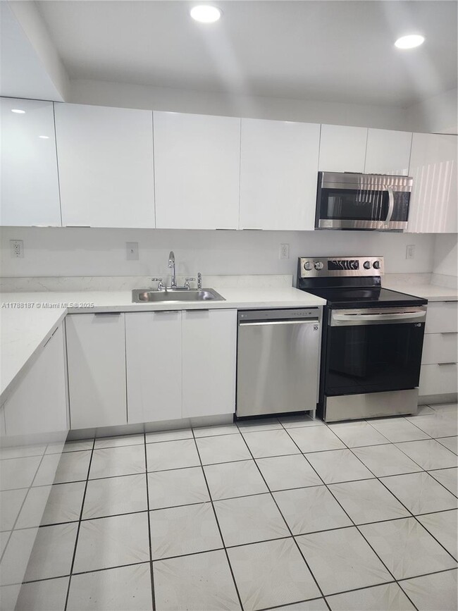 Building Photo - 7026 NW 169th St