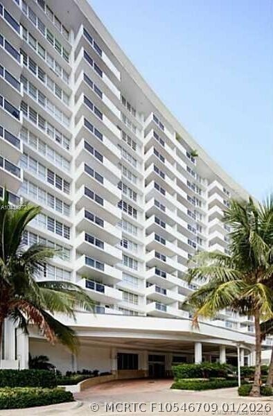 Foto del edificio - 100 Lincoln Rd