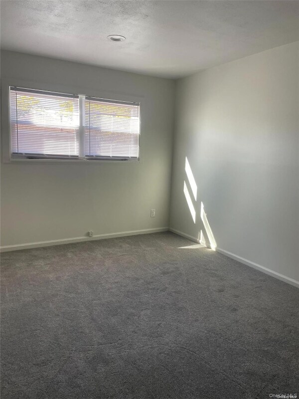 Foto del edificio - 149-54 Weller Ln